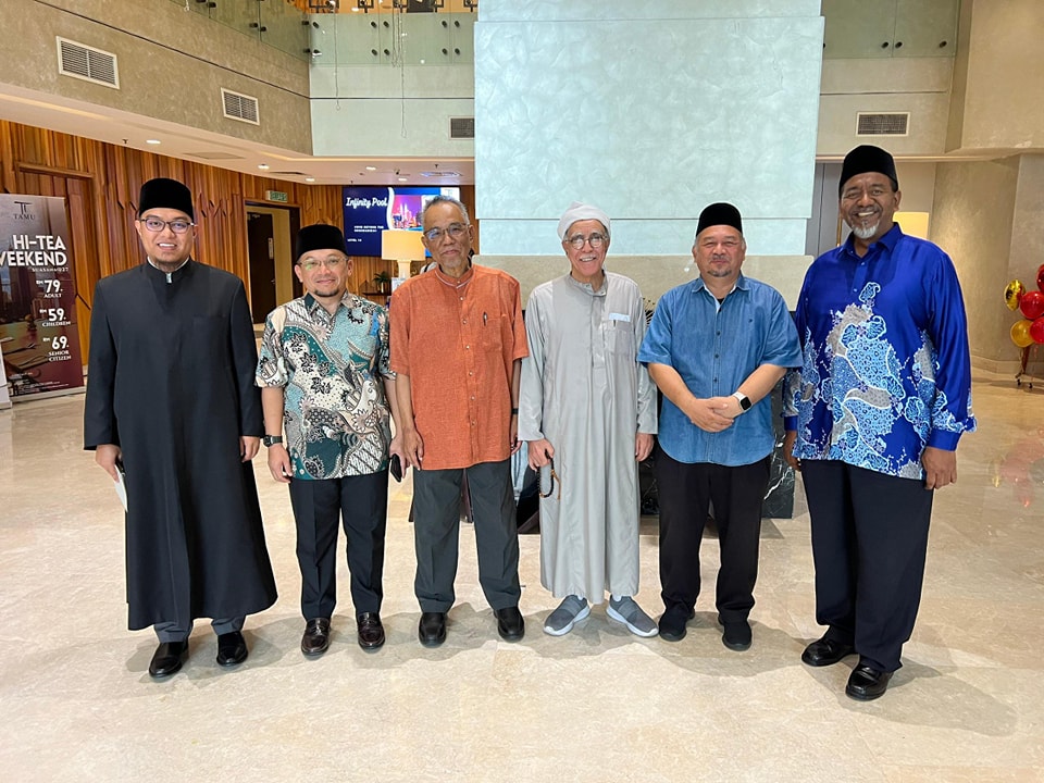 Kunjung Hormat Pengurusan Yayasan Pahang Dan MTNP Kepada Prof. Dr. Mohamad Ali Atafay